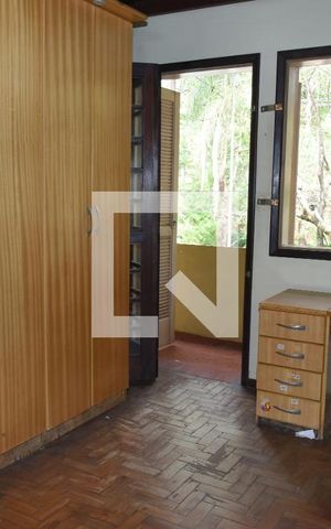 Casa à venda com 440m², 4 quartos e 5 vagasQuarto 2 - Suíte