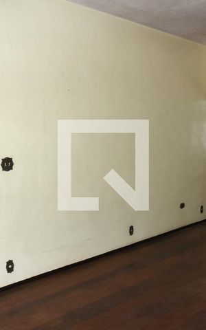 Casa à venda com 440m², 4 quartos e 5 vagasSala