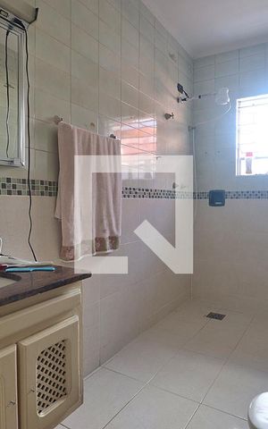 Casa à venda com 190m², 3 quartos e sem vagaCasa 2 - Banheiro social