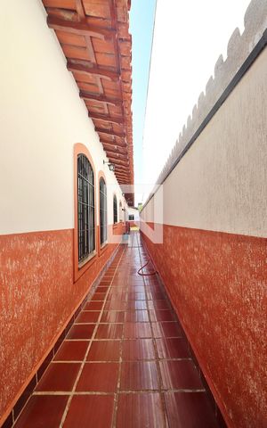 Casa à venda com 190m², 3 quartos e sem vagaQuintal lateral