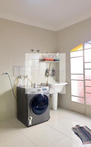 Casa à venda com 190m², 3 quartos e sem vagaÁrea de Serviço