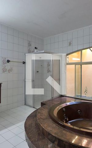 Casa à venda com 190m², 3 quartos e sem vagaCasa 2 - Banheiro da Suíte