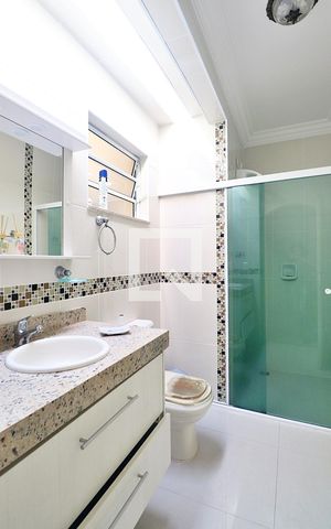 Casa à venda com 190m², 3 quartos e sem vagaBanheiro da Suíte 1