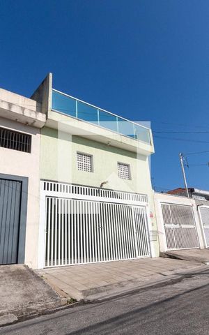 Casa à venda com 240m², 3 quartos e 2 vagasFachada