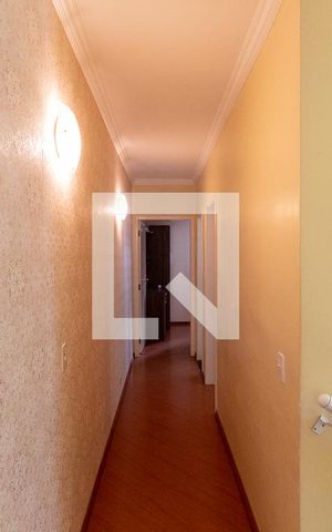Casa à venda com 240m², 3 quartos e 2 vagasCorredor