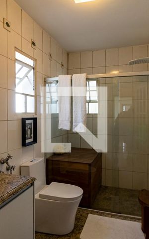 Casa à venda com 130m², 2 quartos e 1 vaga Casa à venda com 130m², 2 quartos e 1 vagaBanheiro 1