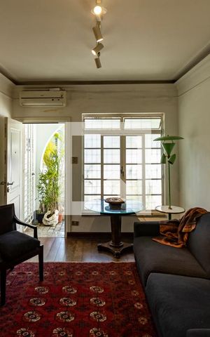 Casa à venda com 130m², 2 quartos e 1 vaga Casa à venda com 130m², 2 quartos e 1 vagaSala