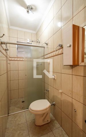 Casa à venda com 130m², 3 quartos e sem vaga Casa à venda com 130m², 3 quartos e sem vagaBanheiro da Suíte