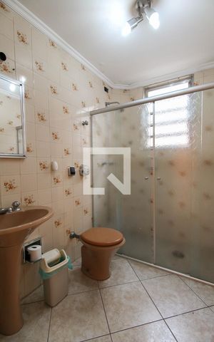 Casa à venda com 130m², 3 quartos e sem vaga Casa à venda com 130m², 3 quartos e sem vagaBanheiro Social