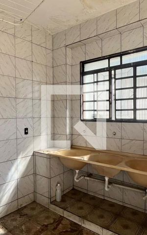 Casa à venda com 242m², 3 quartos e 2 vagas Casa à venda com 242m², 3 quartos e 2 vagasÁrea de Serviço