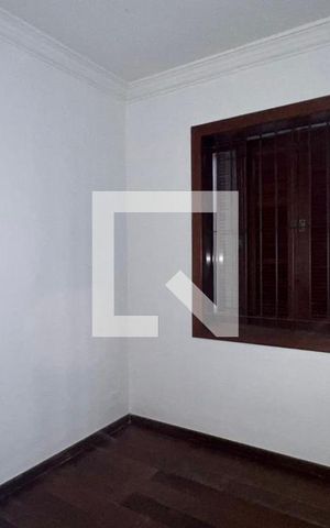 Casa à venda com 242m², 3 quartos e 2 vagas Casa à venda com 242m², 3 quartos e 2 vagasQuarto