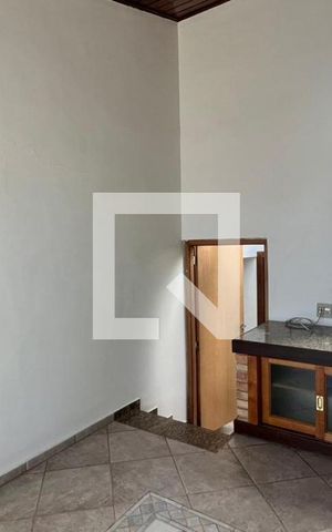 Casa à venda com 242m², 3 quartos e 2 vagas Casa à venda com 242m², 3 quartos e 2 vagasSala