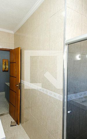 Casa à venda com 200m², 5 quartos e 3 vagas Casa à venda com 200m², 5 quartos e 3 vagasBanheiro 2