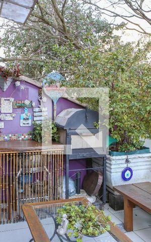 Casa à venda com 160m², 3 quartos e 2 vagas Casa à venda com 160m², 3 quartos e 2 vagasSacada