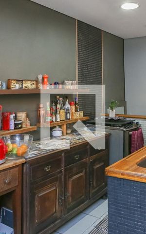 Casa à venda com 160m², 3 quartos e 2 vagas Casa à venda com 160m², 3 quartos e 2 vagasCozinha