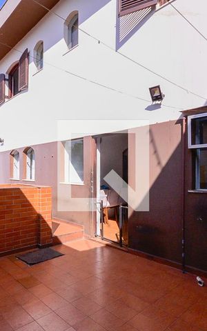 Casa à venda com 600m², 4 quartos e 3 vagas Casa à venda com 600m², 4 quartos e 3 vagasQuintal