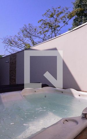 Casa à venda com 600m², 4 quartos e 3 vagas Casa à venda com 600m², 4 quartos e 3 vagasÁrea de Lazer