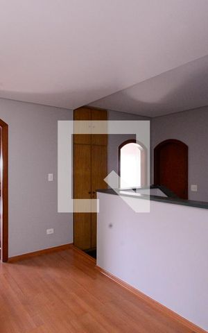 Casa à venda com 600m², 4 quartos e 3 vagas Casa à venda com 600m², 4 quartos e 3 vagasEscritório