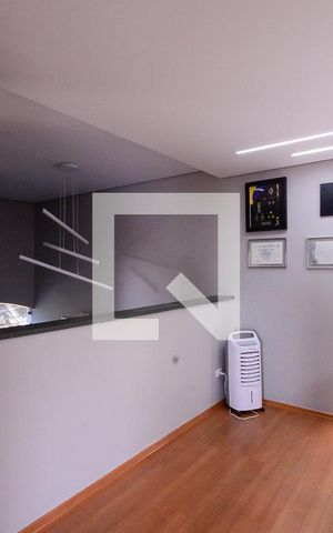 Casa à venda com 600m², 4 quartos e 3 vagas Casa à venda com 600m², 4 quartos e 3 vagasEscritório