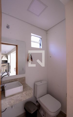 Casa à venda com 600m², 4 quartos e 3 vagas Casa à venda com 600m², 4 quartos e 3 vagasÁrea de Lazer - Banheiro