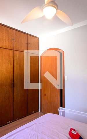 Casa à venda com 600m², 4 quartos e 3 vagas Casa à venda com 600m², 4 quartos e 3 vagasQuarto 2