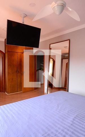 Casa à venda com 600m², 4 quartos e 3 vagas Casa à venda com 600m², 4 quartos e 3 vagasSuíte