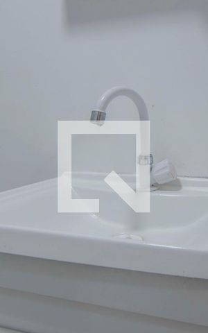 Casa à venda com 48m², 2 quartos e 8 vagasBanheiro