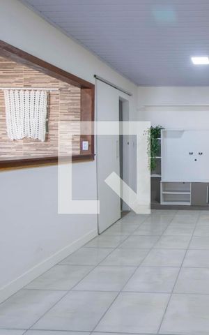 Casa à venda com 48m², 2 quartos e 8 vagasSala