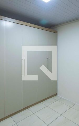 Casa à venda com 48m², 2 quartos e 8 vagasCloset