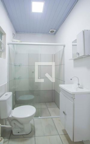Casa à venda com 48m², 2 quartos e 8 vagasBanheiro