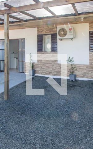 Casa à venda com 48m², 2 quartos e 8 vagasFachada