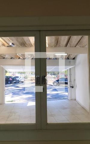 Casa para alugar com 160m², 3 quartos e 2 vagas Casa para alugar com 160m², 3 quartos e 2 vagasSala