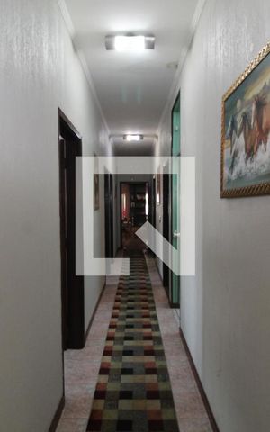 Casa à venda com 520m², 3 quartos e 6 vagasCorredor