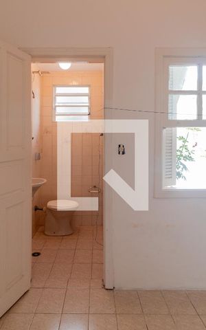 Casa para alugar com 200m², 4 quartos e 2 vagas Casa para alugar com 200m², 4 quartos e 2 vagasQuarto de Serviço