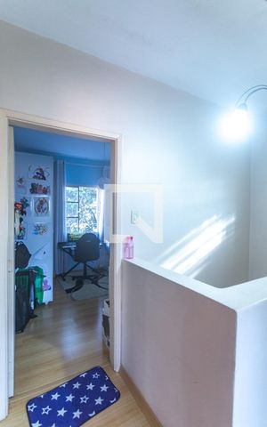 Casa à venda com 239m², 3 quartos e 3 vagas Casa à venda com 239m², 3 quartos e 3 vagasHall dos quartos