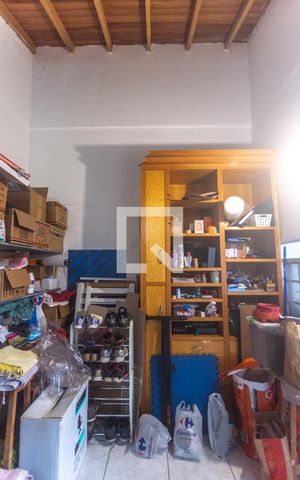 Casa à venda com 239m², 3 quartos e 3 vagas Casa à venda com 239m², 3 quartos e 3 vagasQuarto de serviço