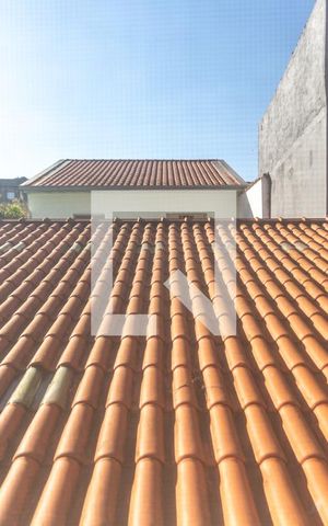 Casa à venda com 239m², 3 quartos e 3 vagas Casa à venda com 239m², 3 quartos e 3 vagasVista