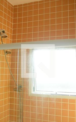 Casa de condomínio para alugar com 250m², 3 quartos e 2 vagasBanheiro suíte 3