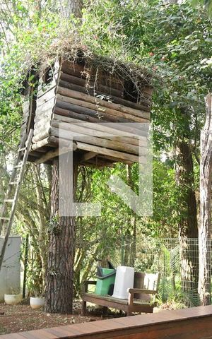 Casa de condomínio para alugar com 250m², 3 quartos e 2 vagasQuintal