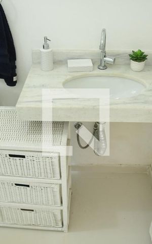 Casa de condomínio para alugar com 250m², 3 quartos e 2 vagasBanheiro