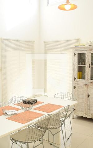 Casa de condomínio para alugar com 250m², 3 quartos e 2 vagasCozinha