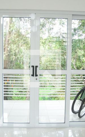 Casa de condomínio para alugar com 250m², 3 quartos e 2 vagasSala