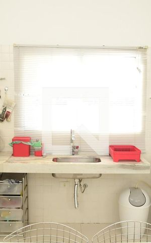 Casa de condomínio para alugar com 250m², 3 quartos e 2 vagasCozinha