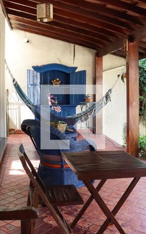 Casa à venda com 299m², 3 quartos e 4 vagas Casa à venda com 299m², 3 quartos e 4 vagasVaranda da Sala