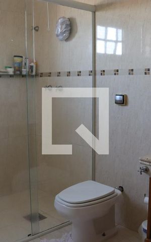 Casa à venda com 299m², 3 quartos e 4 vagas Casa à venda com 299m², 3 quartos e 4 vagasBanheiro do Quarto 3
