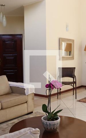 Casa à venda com 299m², 3 quartos e 4 vagas Casa à venda com 299m², 3 quartos e 4 vagasSala