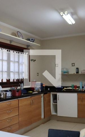 Casa à venda com 299m², 3 quartos e 4 vagas Casa à venda com 299m², 3 quartos e 4 vagasCozinha