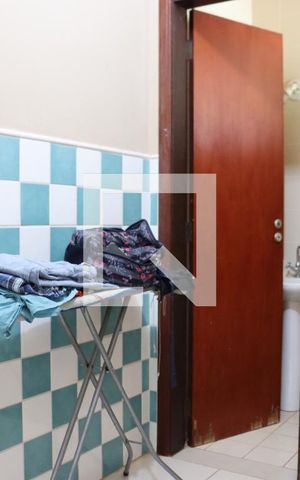 Casa à venda com 299m², 3 quartos e 4 vagas Casa à venda com 299m², 3 quartos e 4 vagasCozinha e Área de Serviço