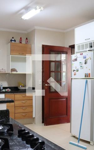 Casa à venda com 299m², 3 quartos e 4 vagas Casa à venda com 299m², 3 quartos e 4 vagasCozinha