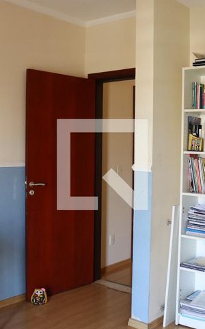 Casa à venda com 299m², 3 quartos e 4 vagas Casa à venda com 299m², 3 quartos e 4 vagasQuarto 2